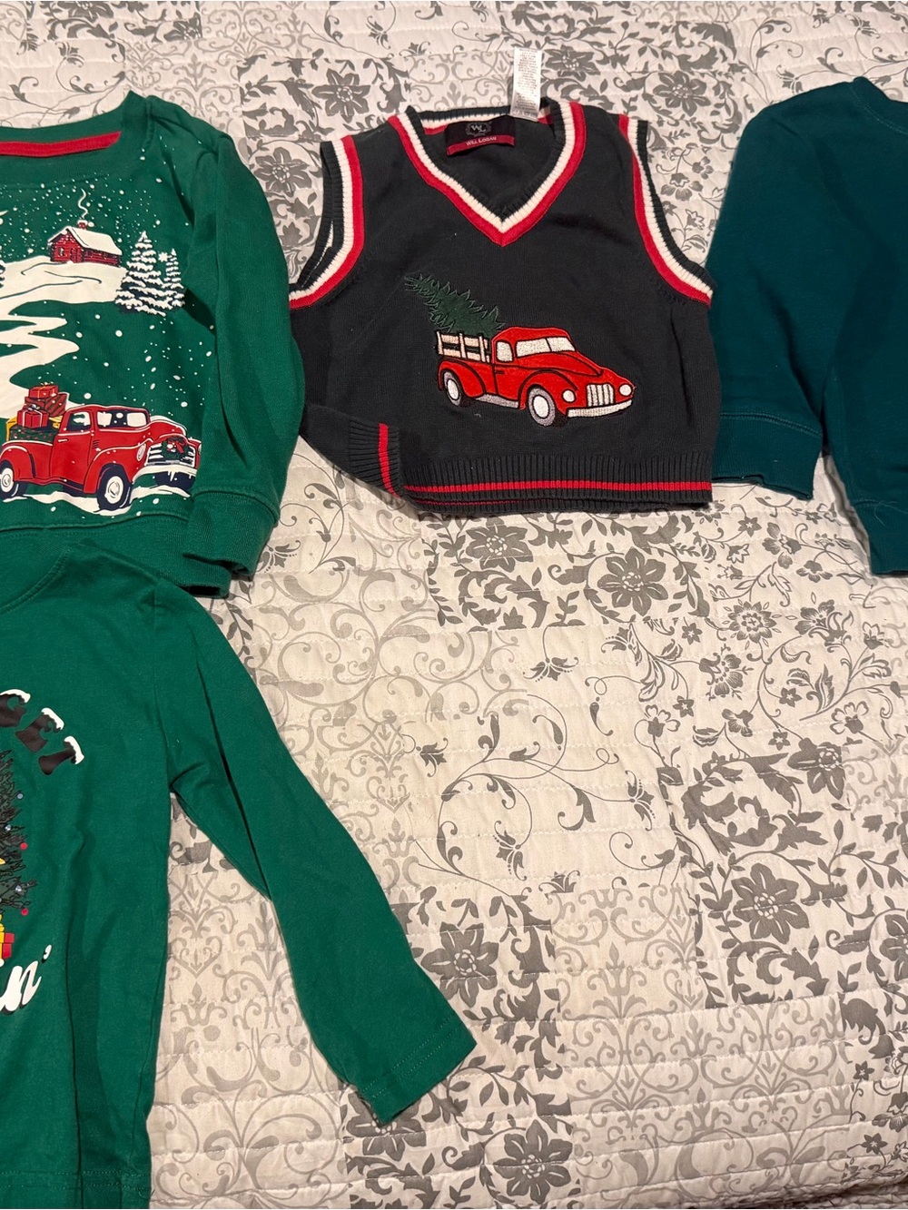 Lot of 4 boys Christmas tops size 3t very good condition.